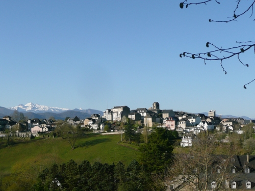 Oloron, Quartier Sainte-Croix et Pic d'Anie
